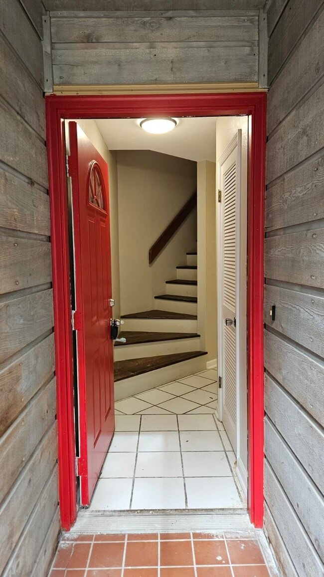 Building Photo - 1998 Nicklaus Dr