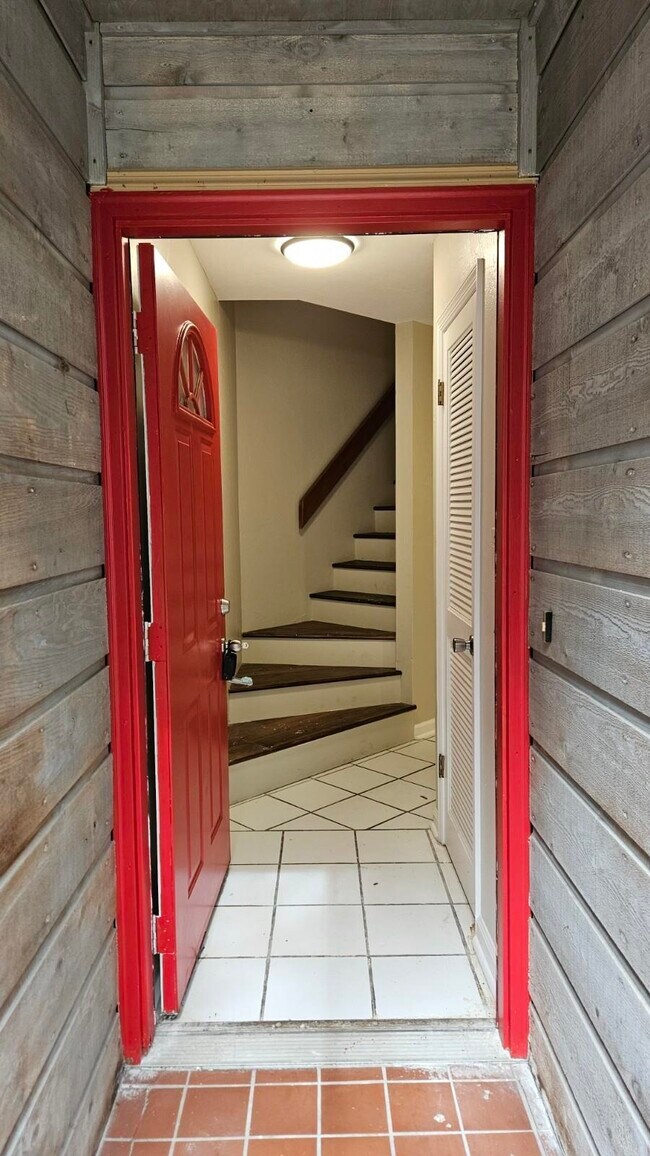 Foto del edificio - 1998 Nicklaus Dr