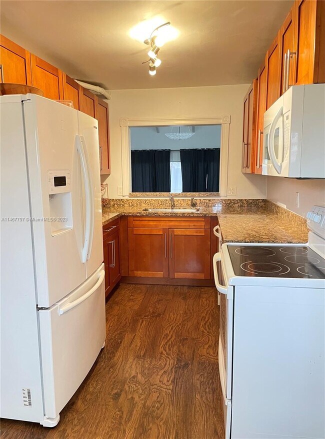 Foto del edificio - 8055 SW 21st Ct