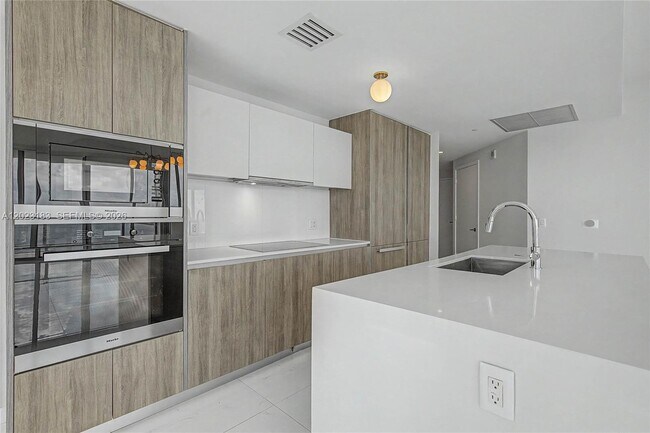 Foto del edificio - 2900 NE 7th Ave
