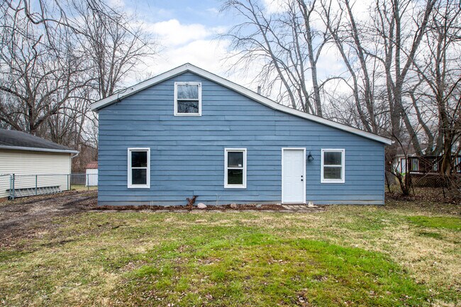Building Photo - 615 Illinois St
