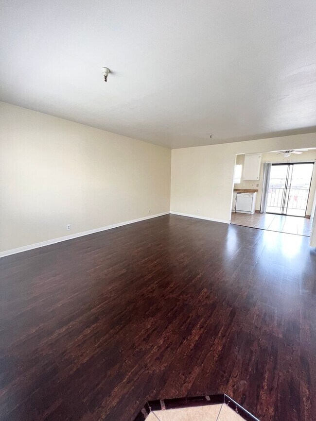 Interior Photo - Regent