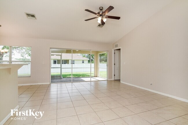 Foto del edificio - 223 NE 30th Terrace