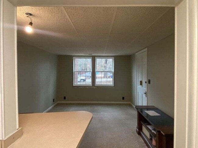 Building Photo - 2072 E Roxboro Rd NE