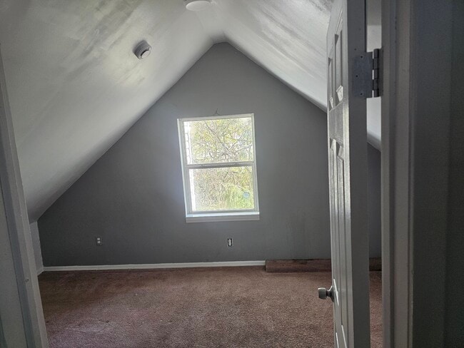 Building Photo - 30 Brushwood Dr