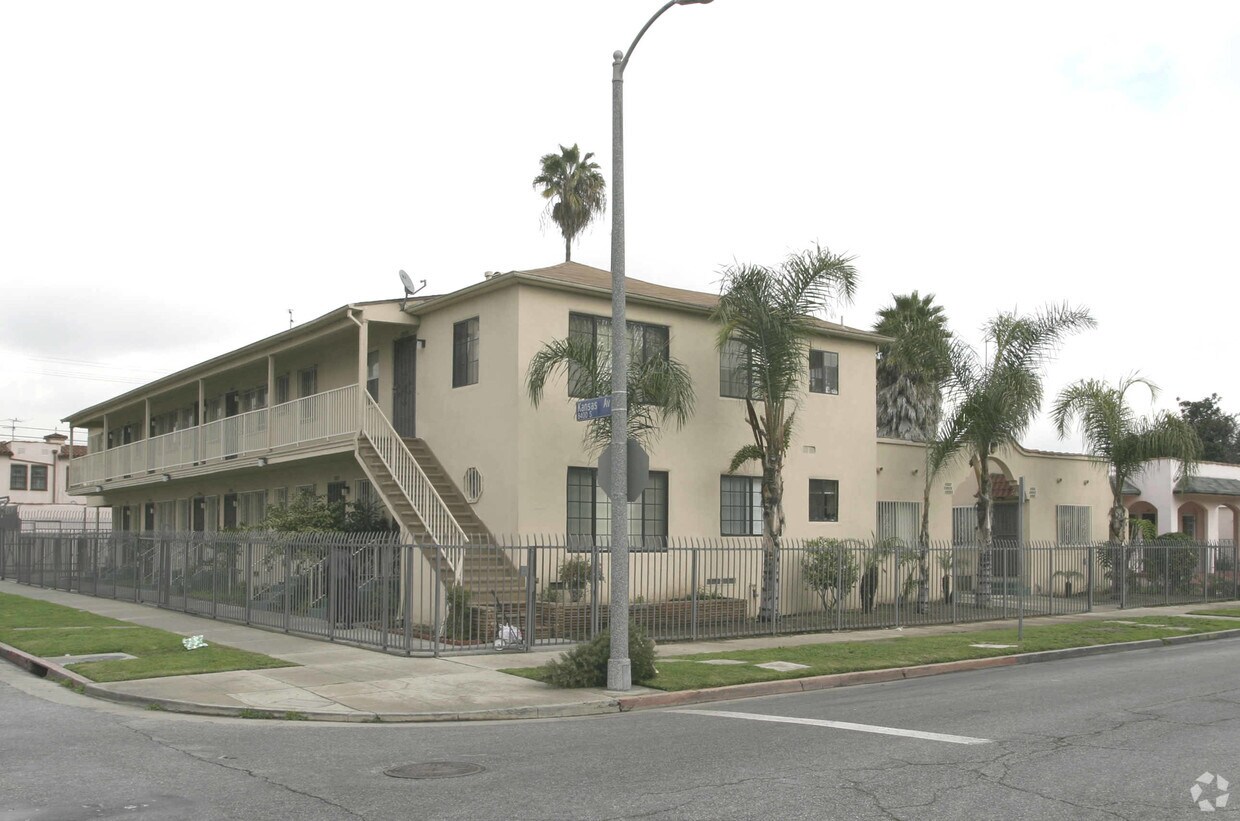 Primary Photo - 8444 Kansas Ave