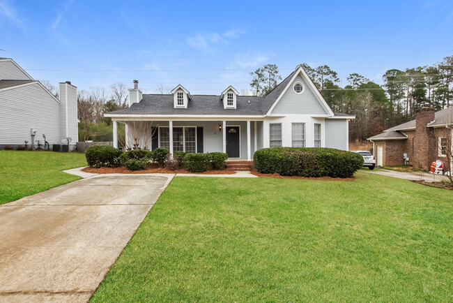 Building Photo - Lovely 3 Bedroom Home
