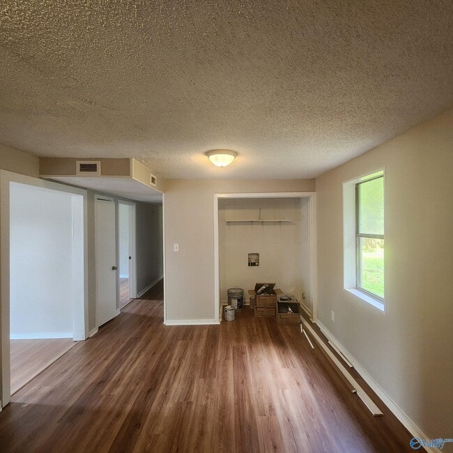 Foto del edificio - 3706 Wilbanks Dr