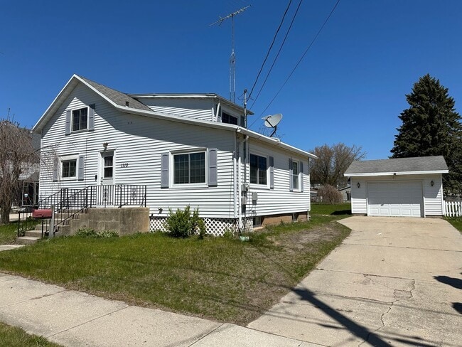 Building Photo - 3 Bedroom Single Family House- Two Rivers, Wi