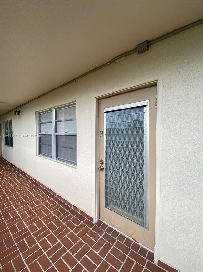 Foto del edificio - 1903 Bermuda Cir