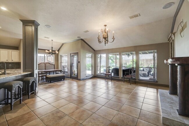 Building Photo - 23410 Stratsborough Dr