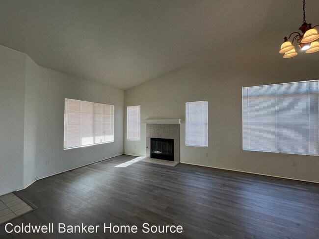 Foto del edificio - 4 br, 2 bath House - 10296 Lawson Ave