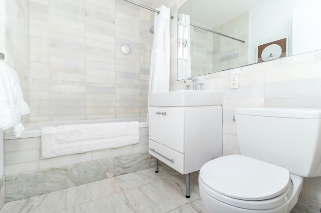Building Photo - 4450 Tropea Way