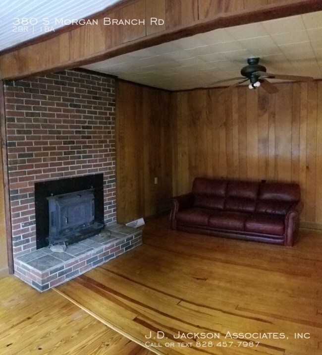Foto del edificio - Remodeled Farmhouse