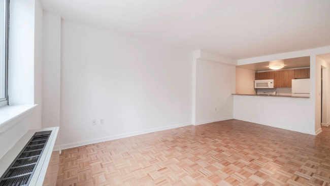 Building Photo - 475 9th Ave