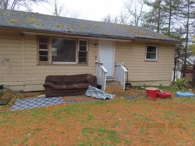 Foto del edificio - 27 Sunny Ln