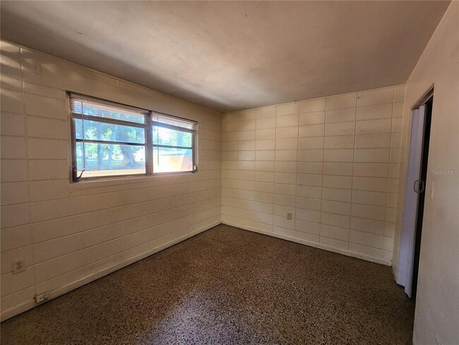 Building Photo - 1933 NW 4th Ave