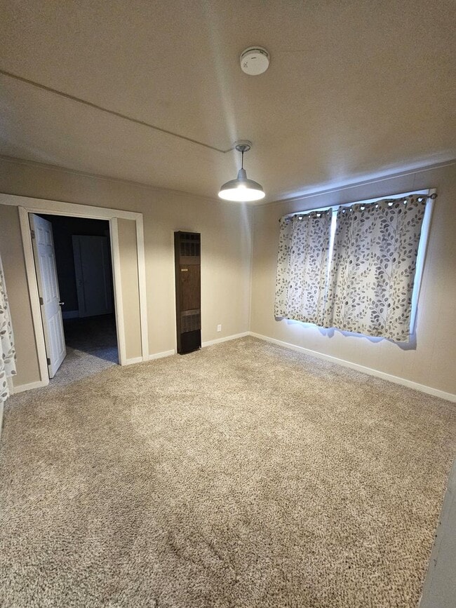 Building Photo - One Bedroom Home