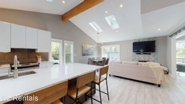 Building Photo - 5 br, 3 bath House - 3166 Eastwood Ct