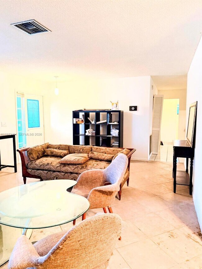 Foto del edificio - 766 NW 24th Ave