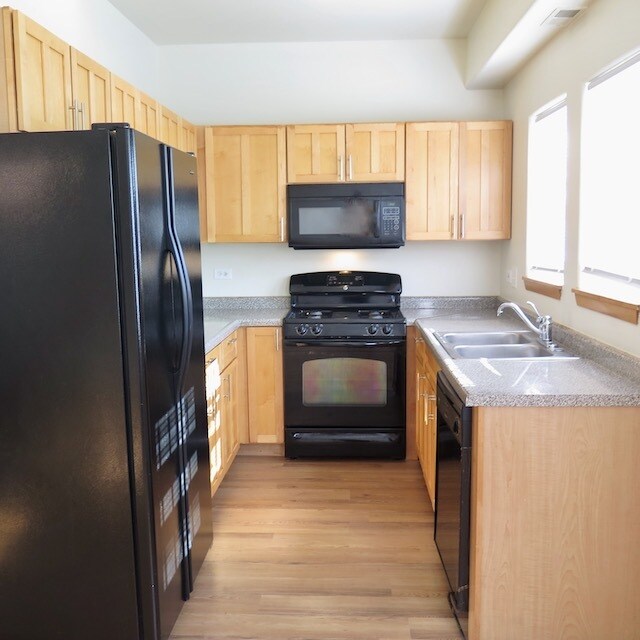 Building Photo - 4354 S Drexel Blvd