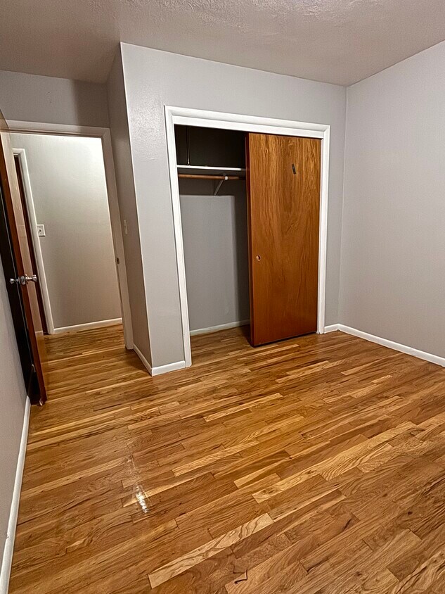 Foto del edificio - 6010 W Poplar Dr