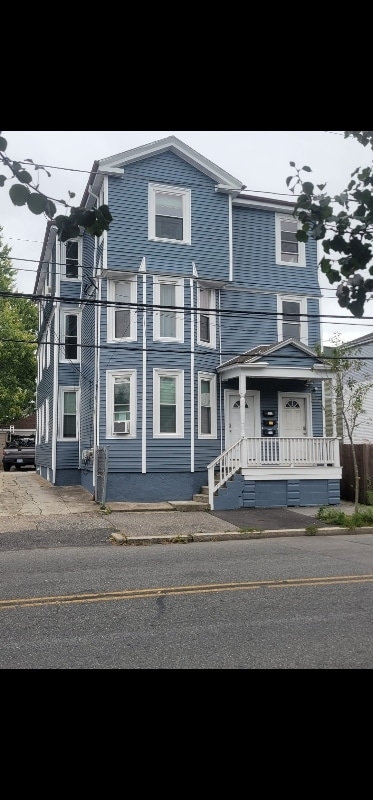 Building Photo - 412 Potters Ave
