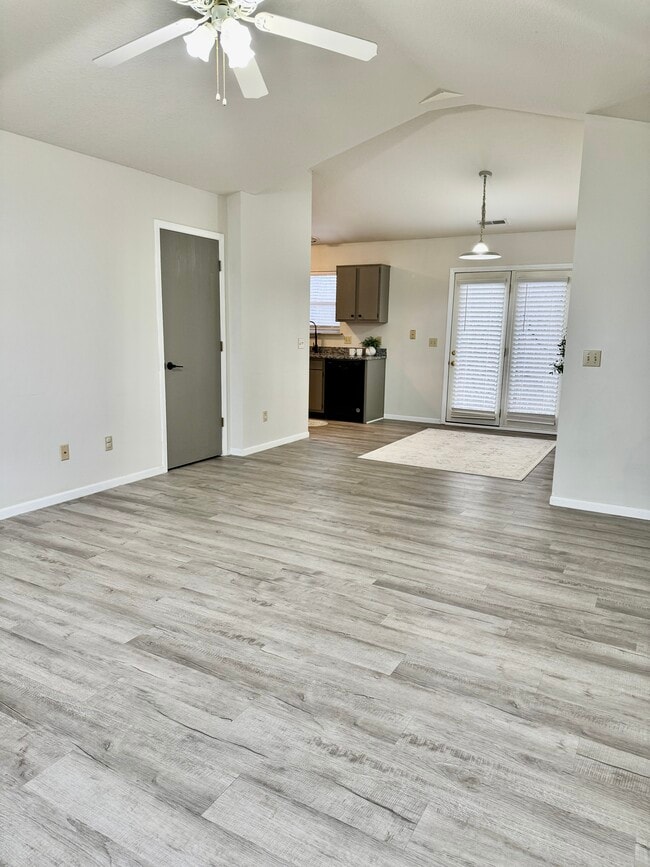 Building Photo - 107 N 200 E