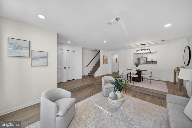 Building Photo - 12552 Kempston Ln