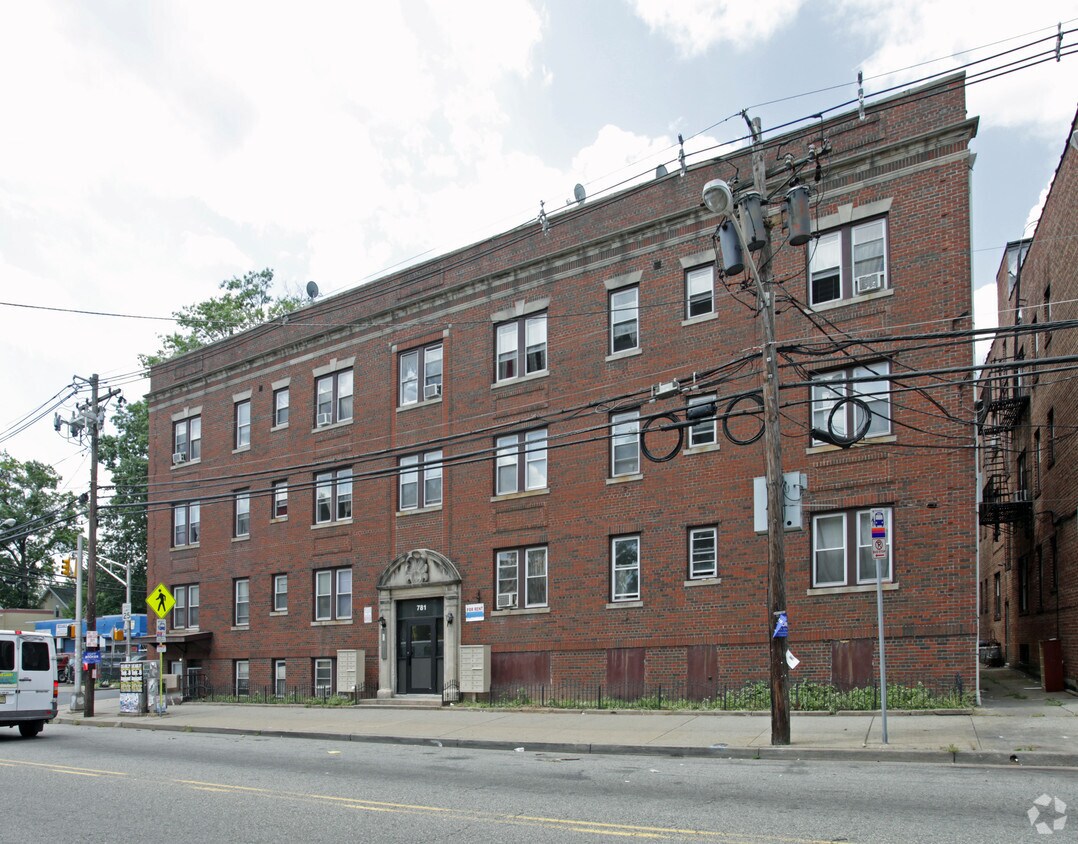 Building Photo - 781 Sanford Ave
