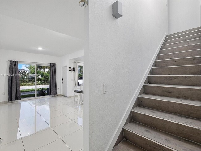 Building Photo - 25888 SW 139th Path