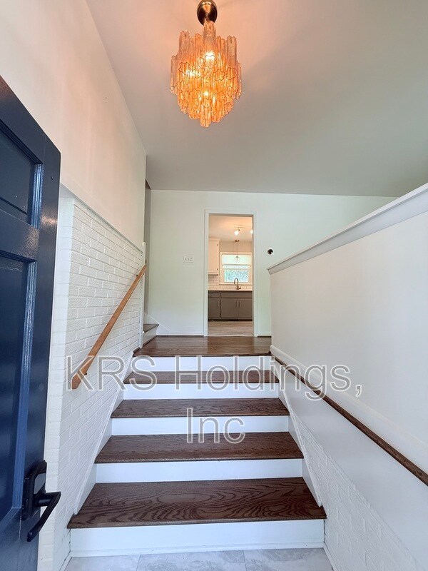 Building Photo - 1512 Basewood Dr