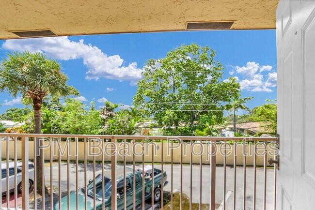 Building Photo - 850 E Commercial Blvd