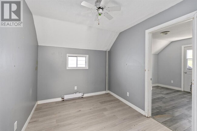 Photo du bâtiment - $1,549 Inclusive of Utilities! 3-Bedroom Unit | Updated & Ready!