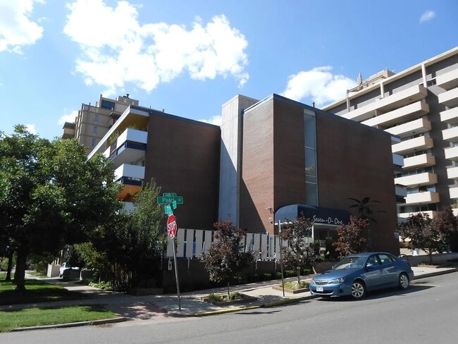 Photo - LOCATION LOCATION! Exceptional opportunity to rent a residence in a prime location in Governors P... Apartment