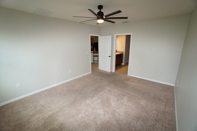 Building Photo - 856 Sheen Cir
