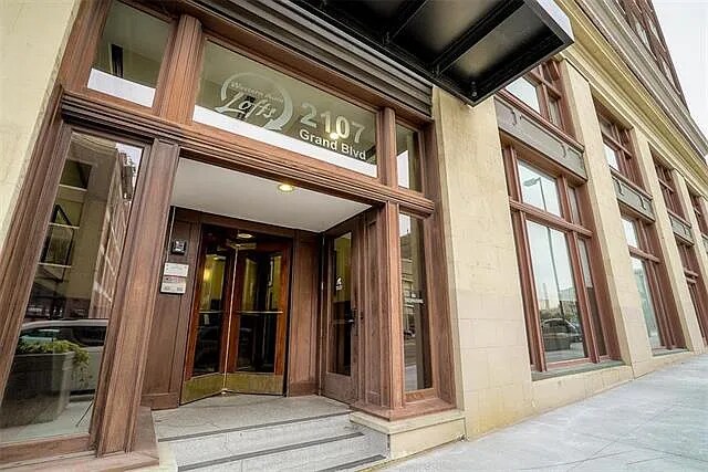 Foto del edificio - 2107 Grand Blvd