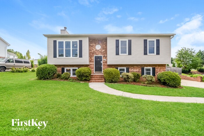 Foto principal - 6020 Stone Bluff Dr