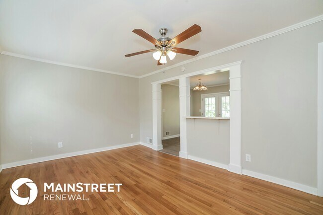 Foto del edificio - 3553 Highwood Dr SW