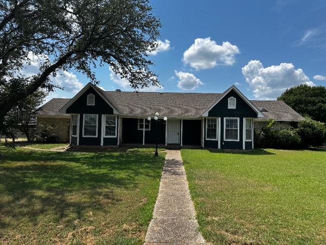 Building Photo - 216 Timberview Dr