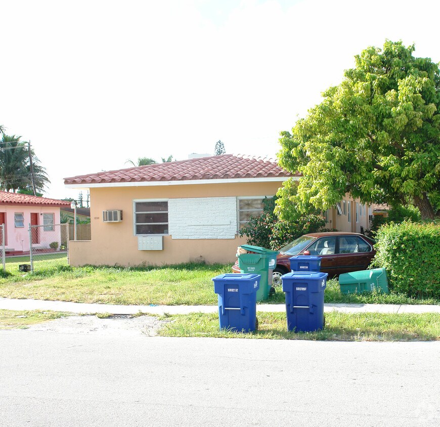 Foto del edificio - 1350 NE 111th St