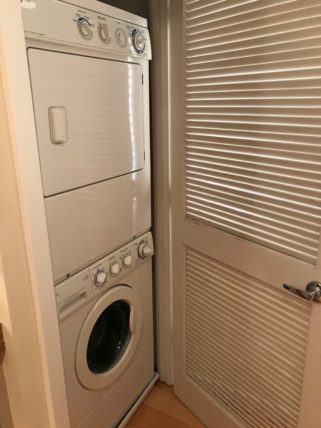 Building Photo - 1439 Chapin St NW