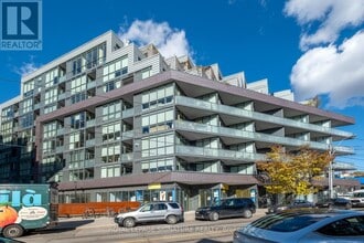 Building Photo - 36 Howard Park Ave