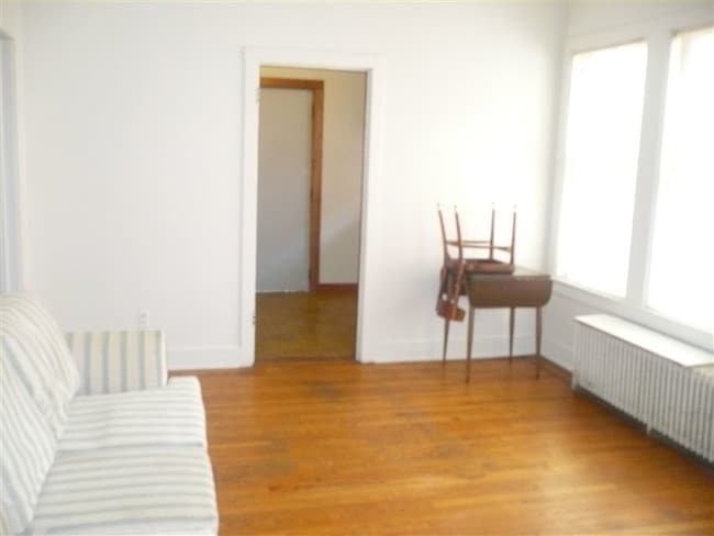 Building Photo - 1 br, 1 bath Apartment - 732 S Forest Ave #2