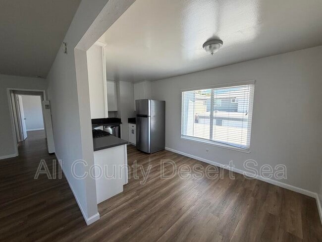 Building Photo - 414 13th St