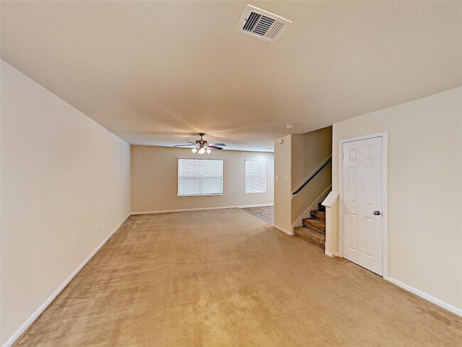 Building Photo - 9945 Swallow Dr