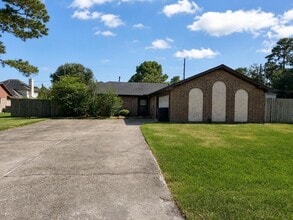 Building Photo - 1747 Burning Tree Rd