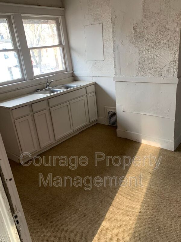 Building Photo - 509 Columbia St