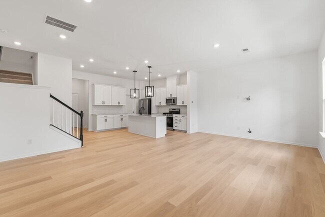 Foto del edificio - Welcome home to this stunning brand-new townhome in one of Indian Trail's newest and most desirab...