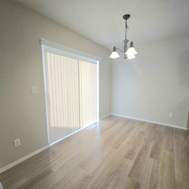 Building Photo - 114 Barron Way